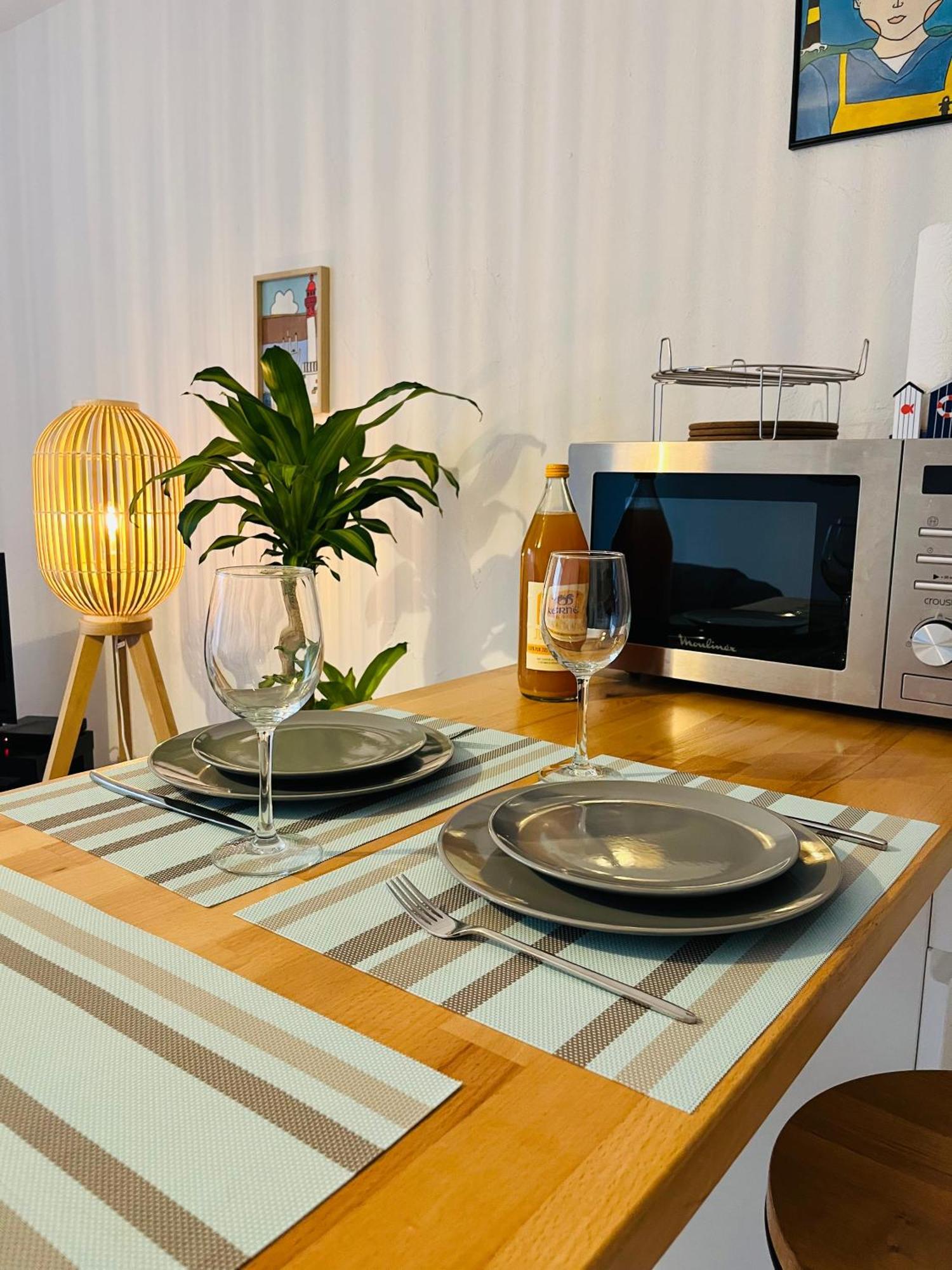 Au Bord De L'Eau Apartment Конкарно Екстериор снимка