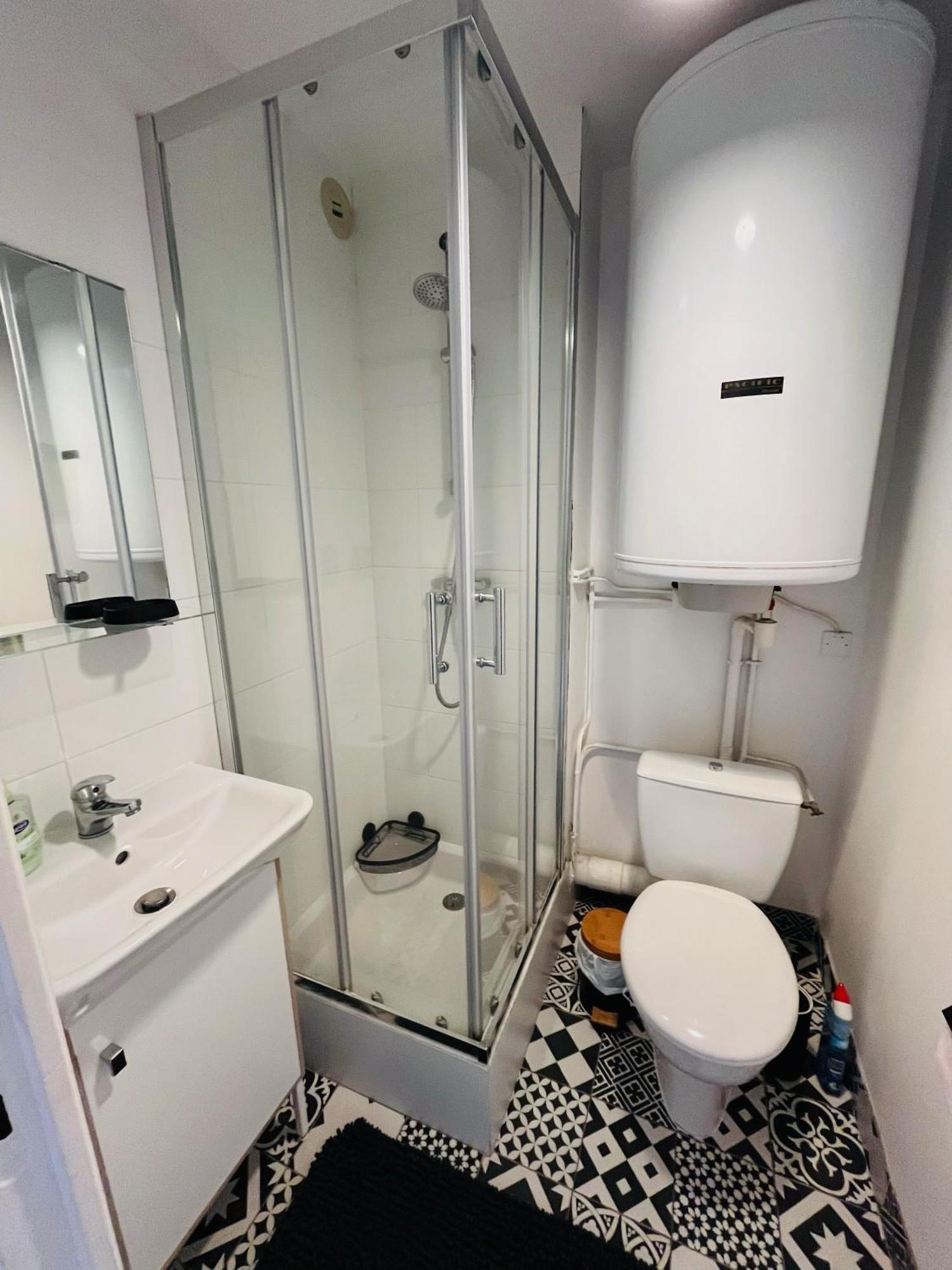 Au Bord De L'Eau Apartment Конкарно Екстериор снимка