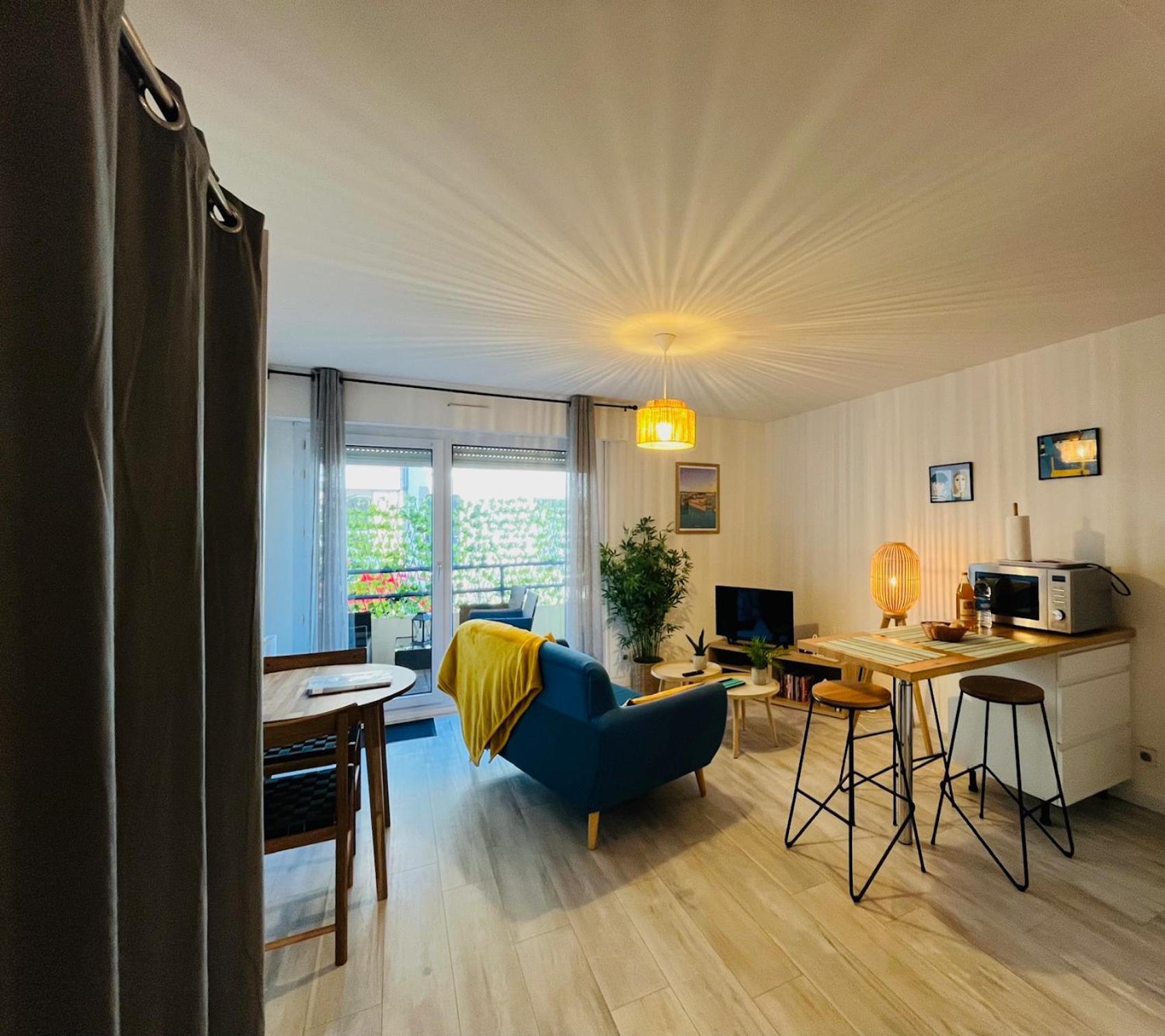 Au Bord De L'Eau Apartment Конкарно Екстериор снимка
